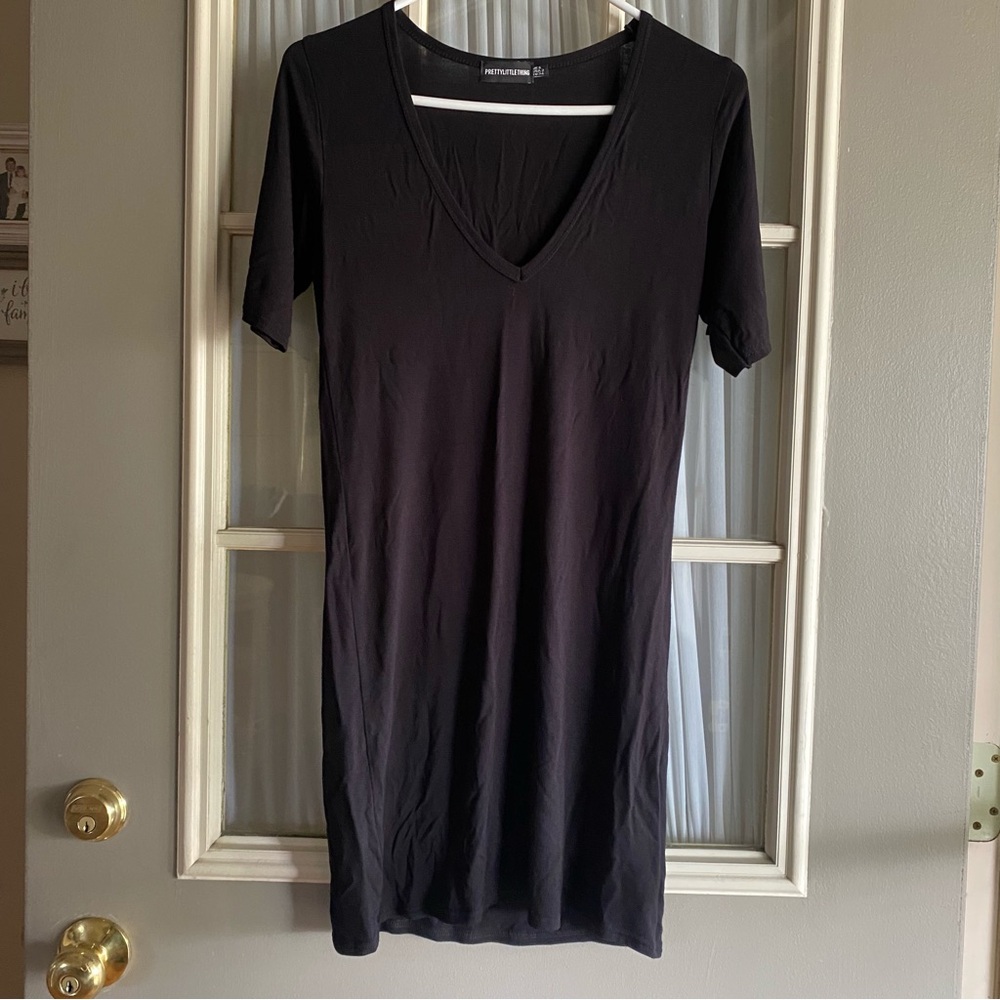 PrettyLittleThing Black V-Neck Short Sleeve Dress
